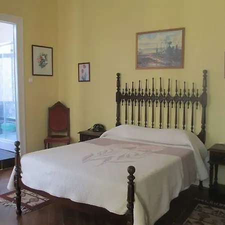 Hostel Pensao Sao Joao Da Praca Lisbon